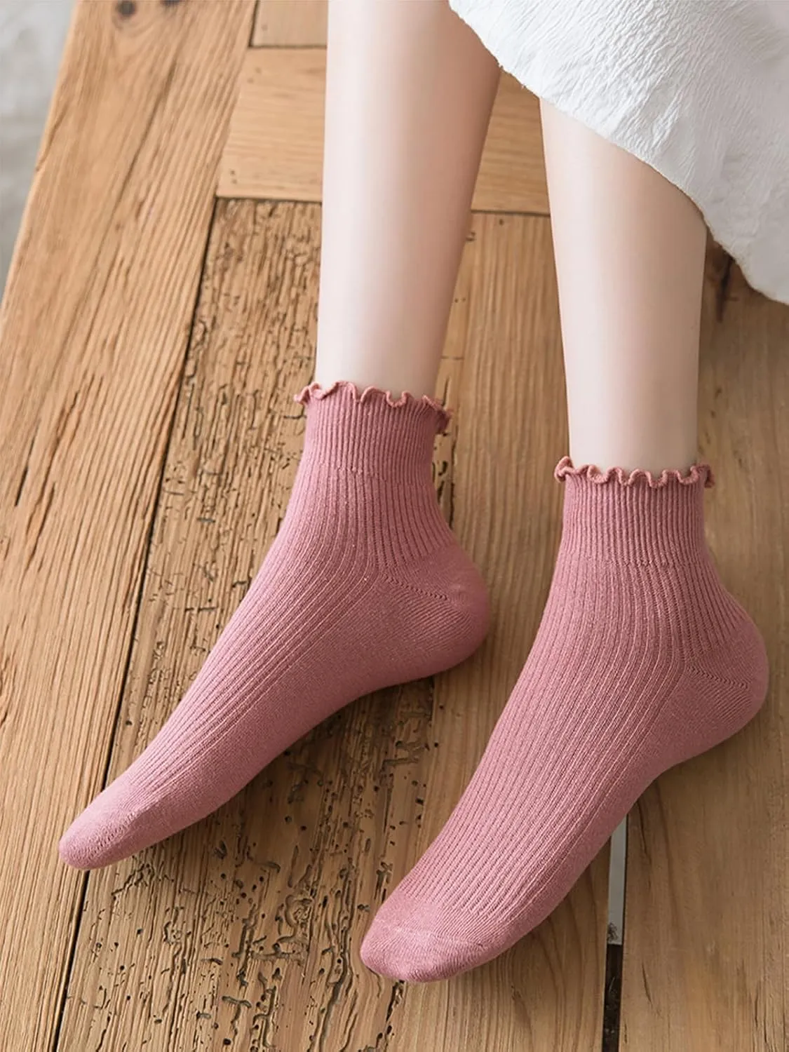 Ginmewrae Womens Ruffle Socks Cute Frilly Ankle Socks Breathable Cotton Warm Soft Casual Crew Socks for Women 6 Pack